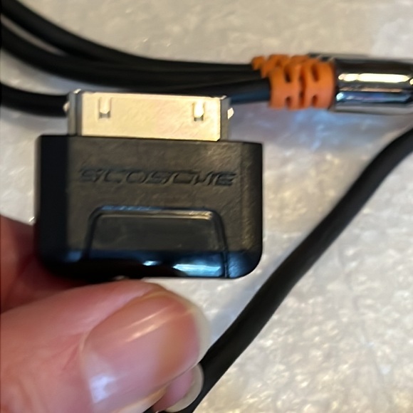 Scosche Composite A/V Cable-30 pin adapter cables - Picture 6 of 6